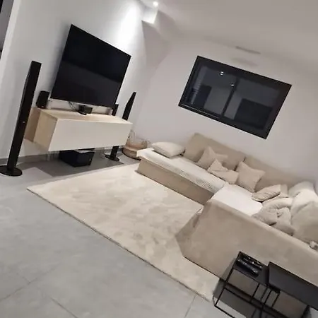 Moderne Avec Piscine Villa *